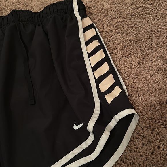 Nike black gym shorts - Picture 3 of 5